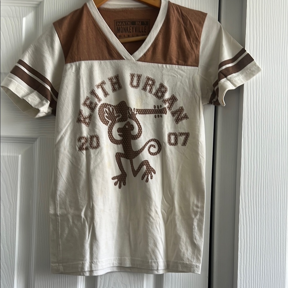 Cream and Brown Short sleeves Keith urban  Tee with 2007 monkey Graphic concerts